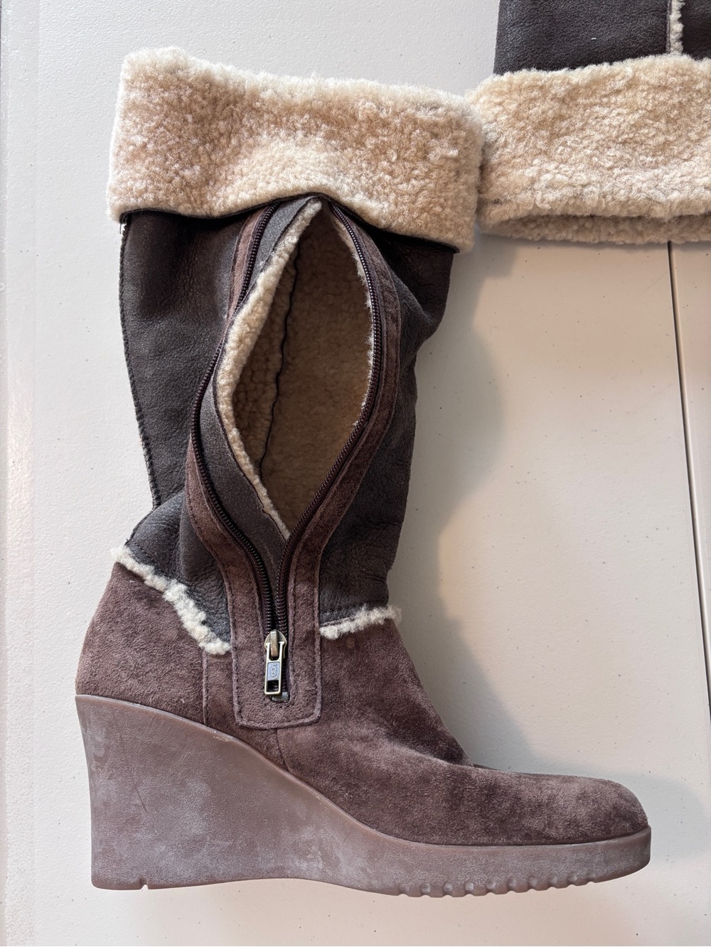 UGG Patchwork Boot Size 10 Wedge Sandra Pebbled Suede Sherpa Lined Festival Boho - Picture 3 of 8